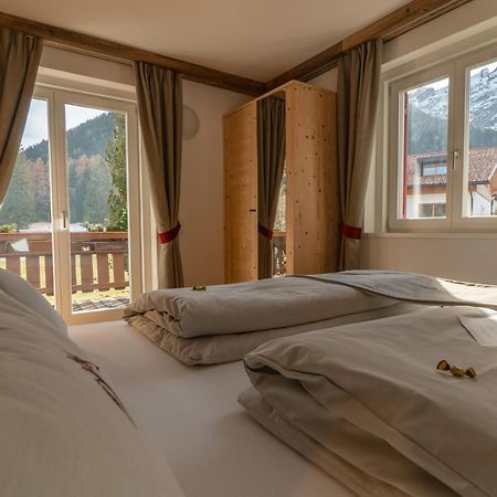 Hotel Garni Bergblick Braies  Exterior foto