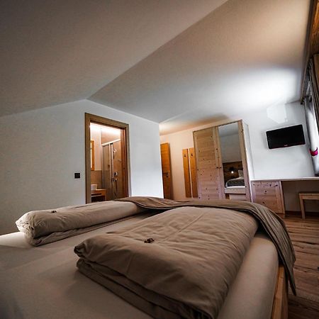 Hotel Garni Bergblick Braies  Exterior foto