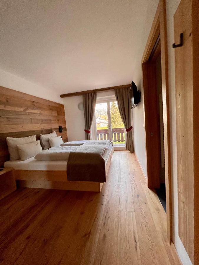 Hotel Garni Bergblick Braies  Exterior foto