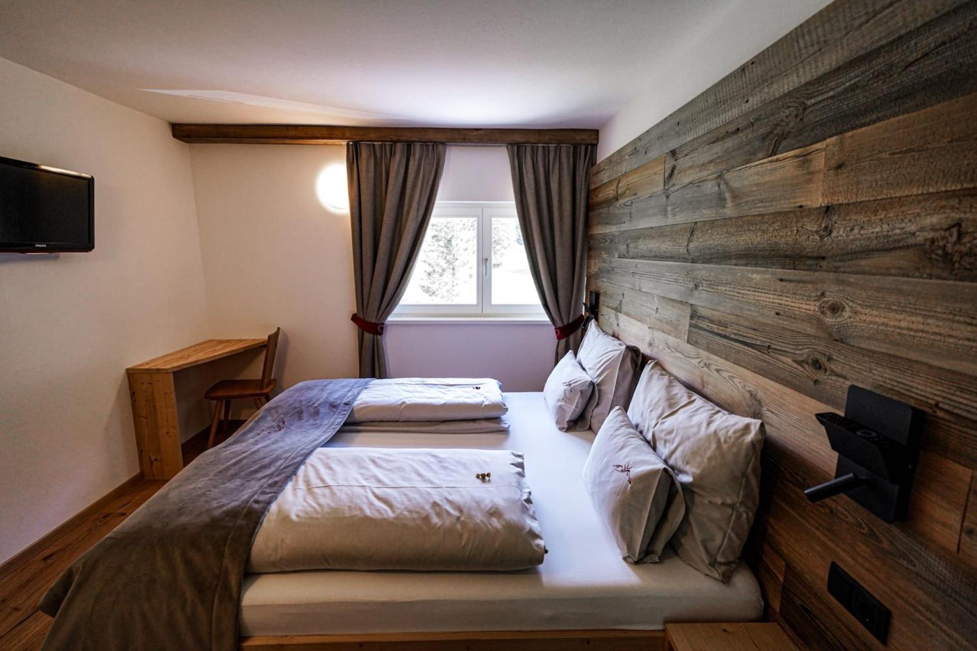 Hotel Garni Bergblick Braies  Exterior foto