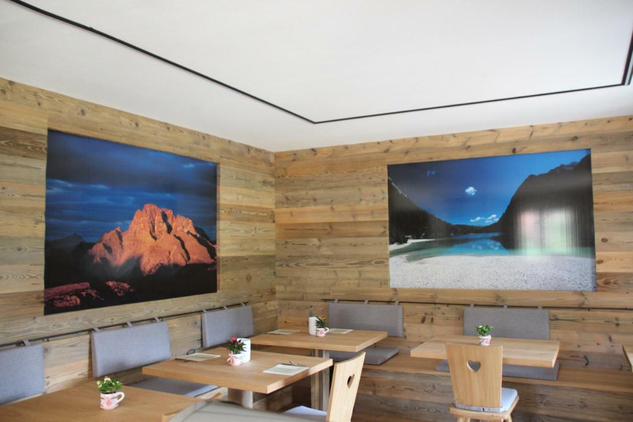 Hotel Garni Bergblick Braies  Exterior foto